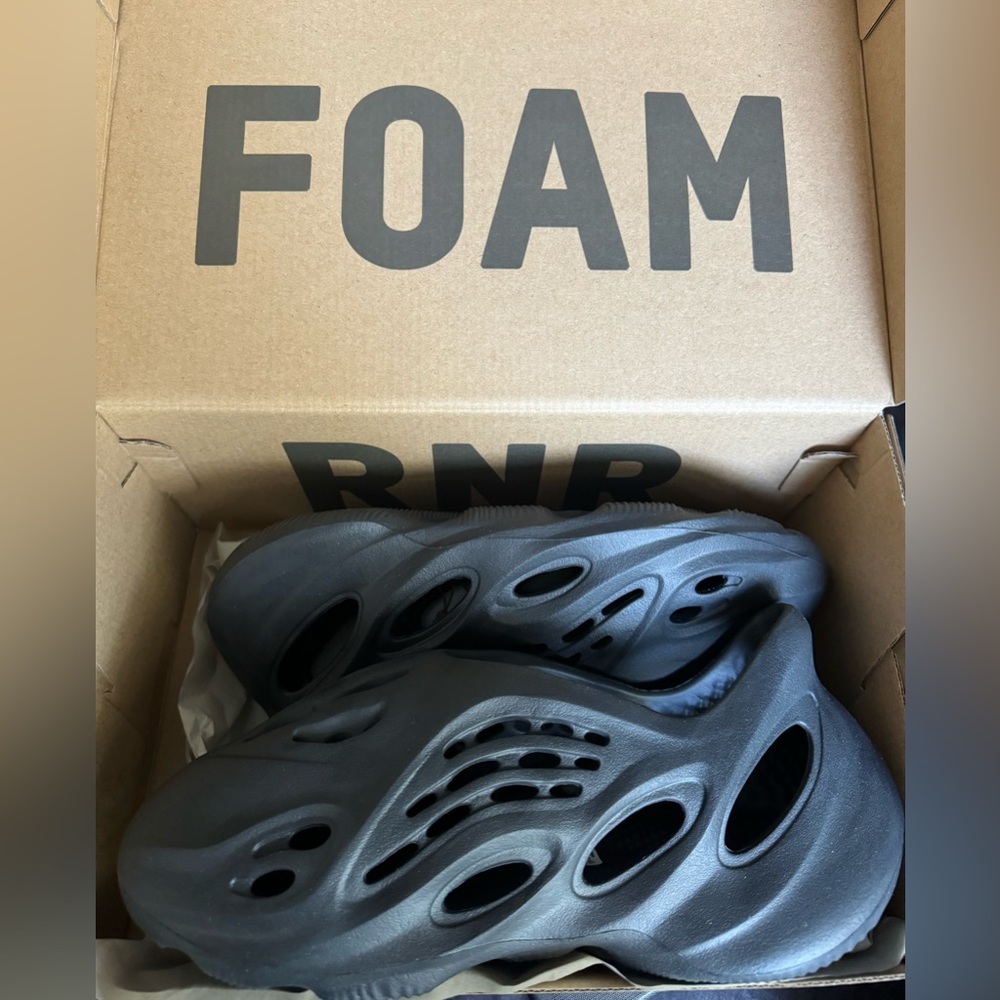 Brand new, never worn Yeezy Foam in black